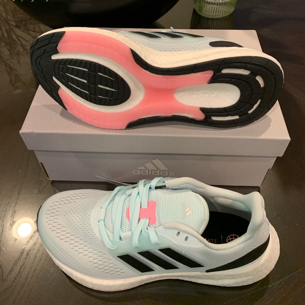Adidas NWT +box blue w/pink running shoe